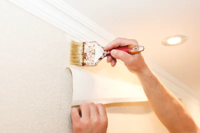Pose de papier peint à Courtieux — revêtements muraux et toiles de verre